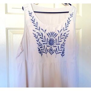 4XL SHEIN summer dress. Cream with Navy Blue floral embroidered design.